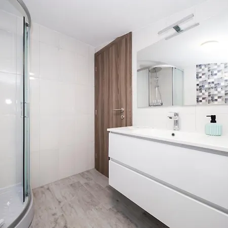 Haluga Apartment *