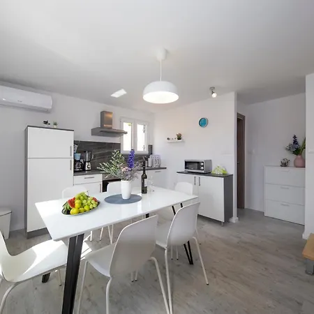 Apartman Haluga Pag Town