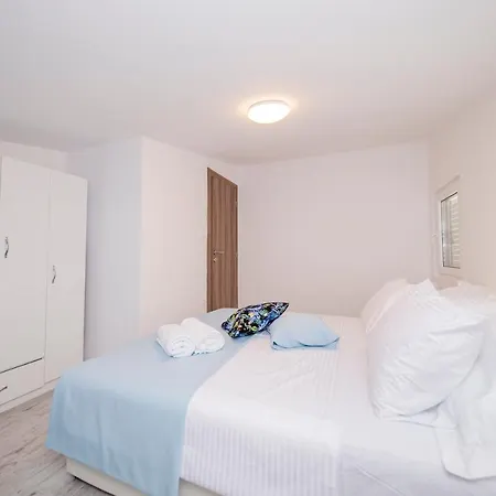 Haluga Apartman *